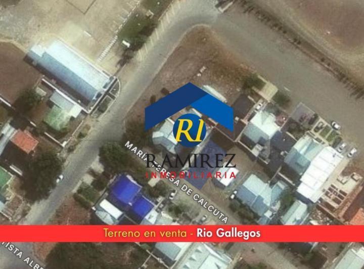 Terreno · 215m²