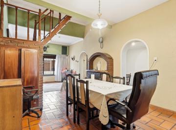 Casa · 100m² · 3 Ambientes · 1 Cochera · Venta Casa con Cochera Velez Sarsfield - Apto Credito