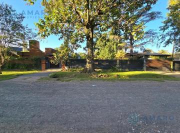 Casa · 180m² · 5 Ambientes · 2 Cocheras · Venta · Casa · 4 Dorm. · Jardín · Piscina · Funes