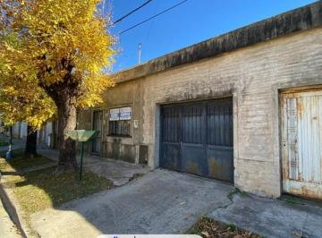 Casa · 89m² · 3 Ambientes · 1 Cochera · Casa de 2 Dorm. en Garibaldi 959