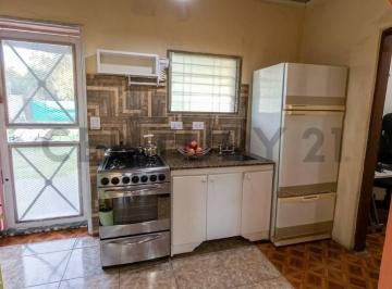 Casa · 60m² · 3 Ambientes · 2 Cocheras · Hermosa Casa con Amplio Patio en Arturo Seguí
