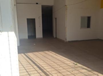 Oficina comercial · 300m² · 5 Ambientes · Alquiler: Oficina/ Local/ Depósito. 380 m². Yerbal y Artigas