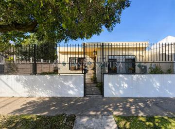 Casa · 105m² · 3 Ambientes · 2 Cocheras · Casa en Venta 3 Ambientes, Castelar