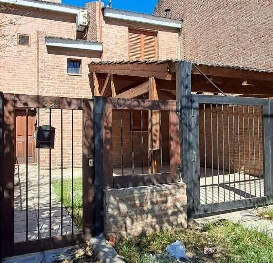 Casa · 120m² · 6 Ambientes · 2 Cocheras