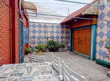 Casa · 90m² · 4 Ambientes · Venta Casa 4 Ambientes con Patio, Parrilla, Terraza y Lavadero en Avellaneda