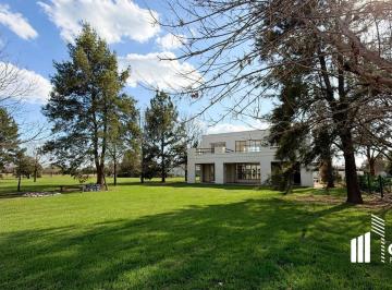 Casa · 260m² · 6 Ambientes · 2 Cocheras · Venta Casa 3 Dorm. con Amplio Jardín La Rinconada Ibarlucea Rosario Santa Fe