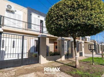 Casa · 65m² · 3 Ambientes · 1 Cochera · Venta Duplex 2 Dorm. San Nicolas