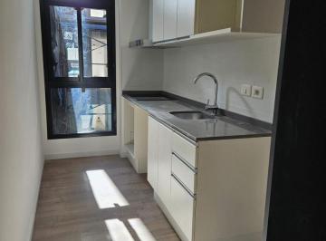 Departamento · 36m² · 2 Ambientes · 1 Cochera · Apartamento de un Dormitorio en Venta en Centro - 105