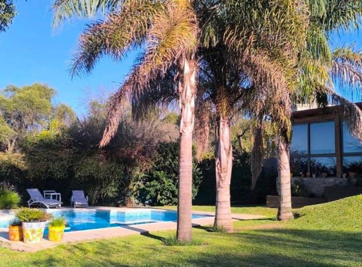 Casa · 480m² · 6 Ambientes · 2 Cocheras