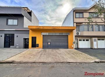 Local comercial · 180m² · Venta Local Comercial en Mataderos