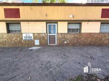 Casa · 60m² · 4 Ambientes · Venta Casa 2 Dorm. con Patio Barrio Cinco Esquinas Rosario