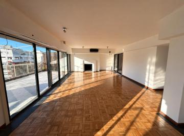 Departamento de 3 ambientes, Belgrano · Soleado Piso. Balcón Terraza con Parrilla y Cochera Fija.