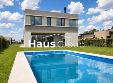 Casa de 5 ambientes, Esteban Echeverría · Casa en Venta Santa Juana Canning
