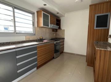 Departamento · 50m² · 2 Ambientes · 1 Cochera · Alquiler, Hermoso Depto. 2 Ambientes con Cochera.