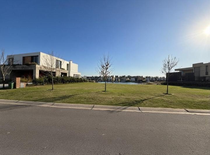 Terreno · 675m²