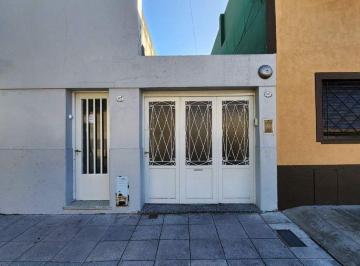 Casa · 128m² · 4 Ambientes · 2 Cocheras · Casa 4 Amb en Venta C/cochera y Patio Apto Crédito
