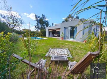 Casa · 130m² · 4 Ambientes · Casa - Santa Emilia