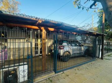 Casa · 1m² · 4 Ambientes · 2 Cocheras · Alquiler Casa 2 Dorm. B° Talleres Sud