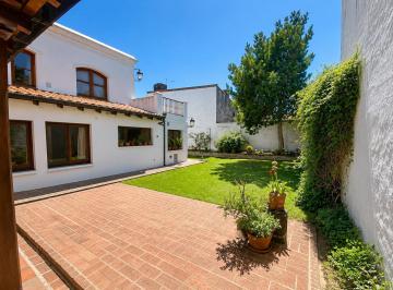 Casa · 314m² · 6 Ambientes · 2 Cocheras · Casa 2plantas Estilo Colonial Casco Histórico 6amb Dep - Baño Alquiler - San Isidro