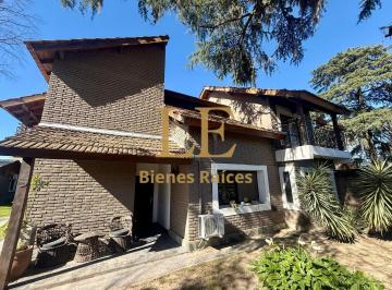 Casa · 271m² · 5 Ambientes · 3 Cocheras · Venta de Casa en Ingeniero Maschwitz