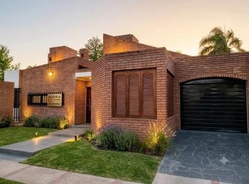 Casa de 4 ambientes, Córdoba · Alquiler - Casa 3 Dormi - Mejor Zona de Alto Verde