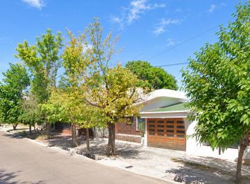 Casa de 6 ambientes, San Francisco del Monte · Inmobiliaria Rosta y Asoc Vende Casa en Barrio Alimentación, Guaymallén
