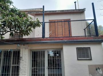 Casa · 200m² · 14 Ambientes · 1 Cochera · Casa 3 Dorm. y Dos Departamentos (2 y 1 Dor) Independientes Ideal Inversion y Vivienda