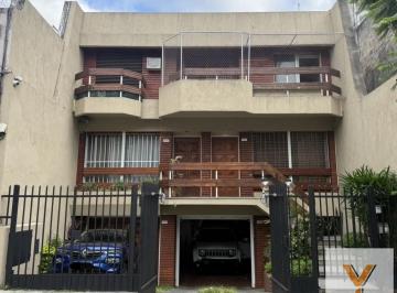 Casa · 196m² · 5 Ambientes · Casa en Venta - 3 Dorm. 3 Baños - 203 m - Villa Devoto