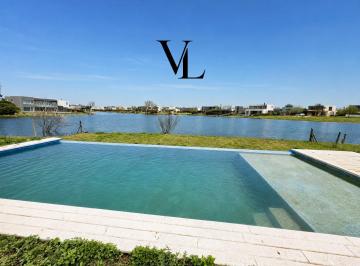 Casa · 250m² · 6 Ambientes · Casa en El Canton - Golf - a La Laguna - 6 Amb. - Pileta - Dep. de Servicio.