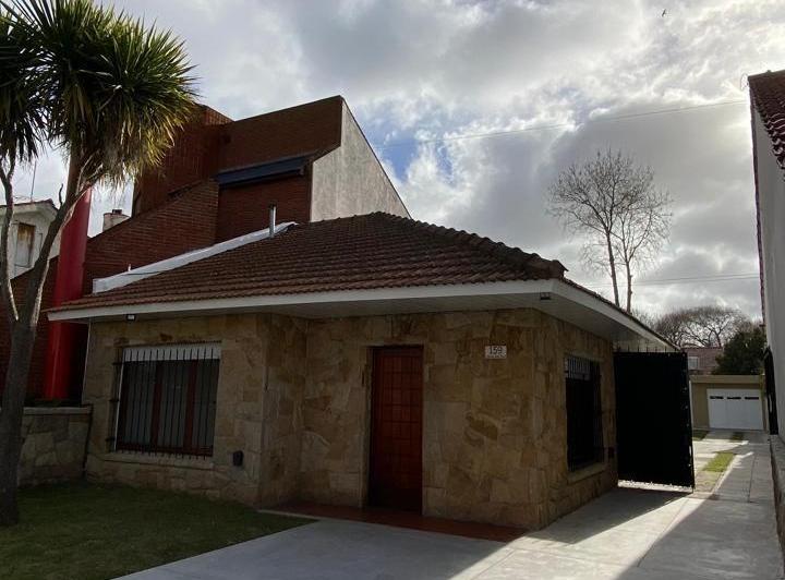 Casa · 130m² · 3 Ambientes · 1 Cochera
