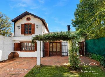 Casa de 2 ambientes, Mar del Plata · Chalet en Dos Plantas, Gran Parque, Entrada Para Varios Vehículos. Barrio Los Tilos