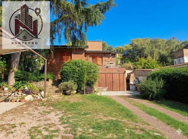 Casa · 556m² · 6 Ambientes · 3 Cocheras