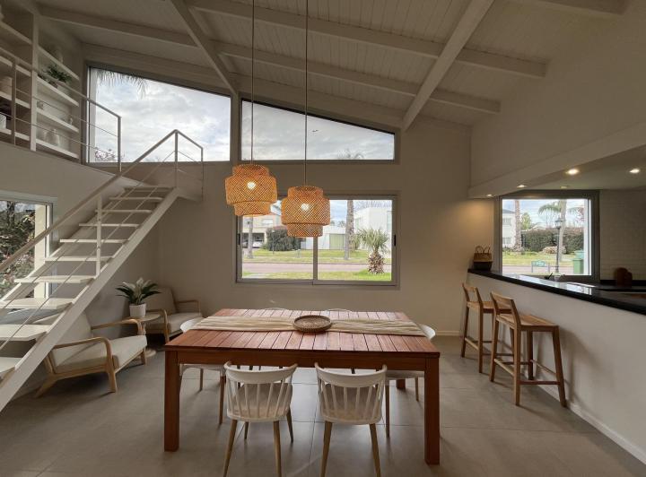 Casa · 200m² · 5 Ambientes · 1 Cochera