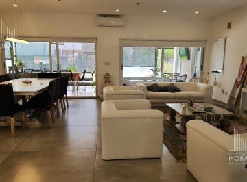 Casa · 280m² · 7 Ambientes · 1 Cochera · Casa en Alquiler 7ambientes Amoblada en Santa Elena Pilar