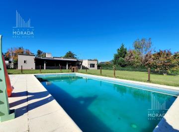 Casa · 152m² · 4 Ambientes · 2 Cocheras · Casa en Gran Lote en Venta, 3 Dorm. en Segundas Colinas Apto Credito