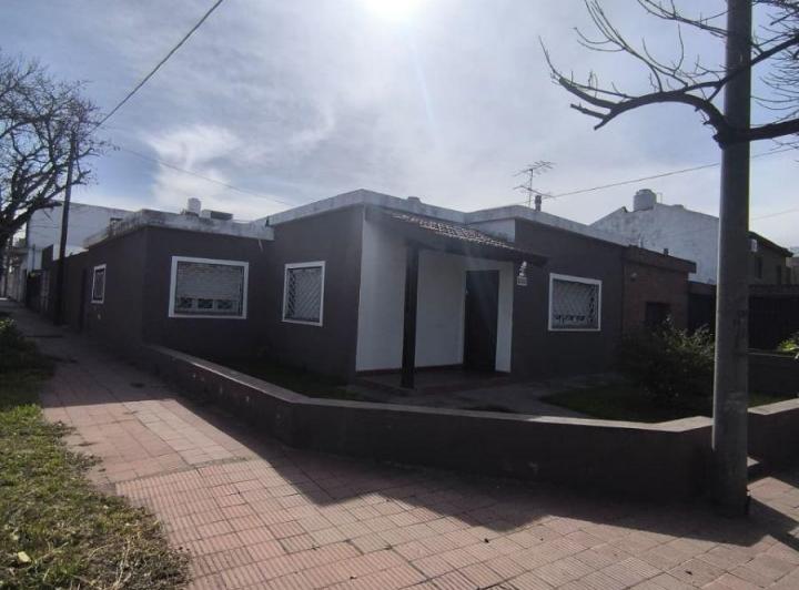 Casa · 136m² · 6 Ambientes · 2 Cocheras