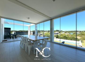 Casa · 226m² · 5 Ambientes · 1 Cochera · Casa en Venta en Costa Esmeralda, Barrio Senderos IV