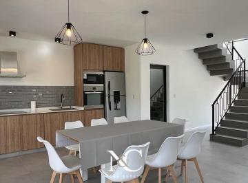 Casa · 166m² · 5 Ambientes · 1 Cochera · Casa en Venta en Costa Esmeralda
