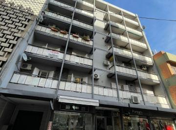 Departamento de 5 ambientes, Córdoba · Alquiler B° Centro Semipiso Dpto 3 Hab - Cochera en 9 Julio 600