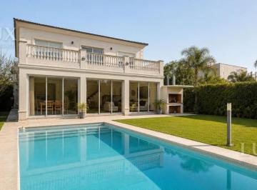 Casa · 260m² · 5 Ambientes · 2 Cocheras · Casa en Venta en El Barrio Los Alisos, Nordelta, Tigre