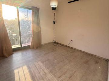 Departamento de 3 ambientes, Morón · Departamento con 2 Dorm. en Alquiler en Castelar