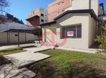 Casa de 5 ambientes, Villa Carlos Paz · Chalet Barrio Miguel Muñoz a 200 m de Peatonal