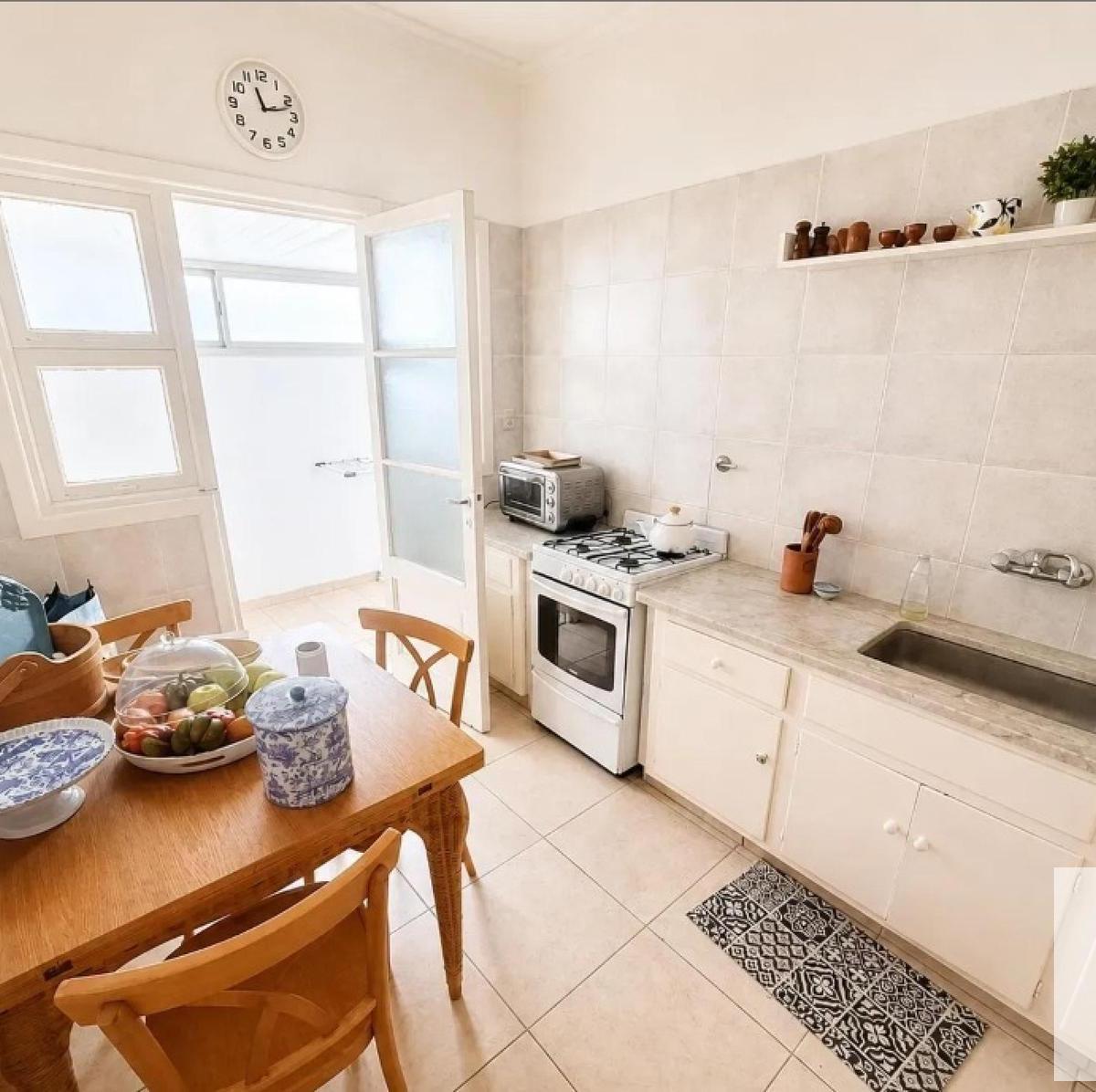 Departamento de 3 Dormitorios 1 Baño en venta ubicado sobre calle Santa Fe y Gascon
