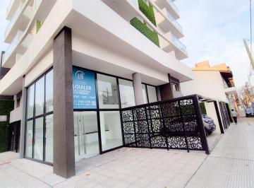 Local comercial · 77m² · 3 Ambientes · Local Comercial en Esquina!