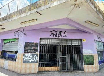 Local comercial · 81m² · Local a La Calle en Alquiler en Ramos Mejia
