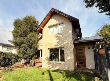 PH · 72m² · 3 Ambientes · 1 Cochera · PH Dos Habitaciones en Venta | Jardín Botánico | Bariloche