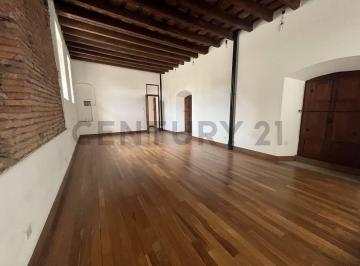Casa · 250m² · Casona en Alquiler Comercial