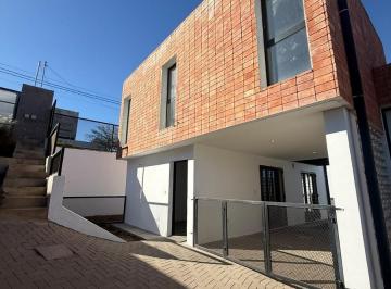 Casa · 10m² · 2 Dormitorios · 1 Cochera · Alquiler Casa - 2 Dorm. - Terrado Housing - B° Cuesta Colorada
