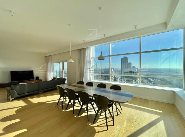 Departamento · 244m² · 4 Ambientes · 2 Cocheras