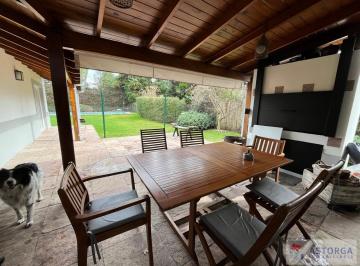 Casa · 170m² · 3 Dormitorios · Excelente Casa en Alquiler Amoblado en San Carlos C. C